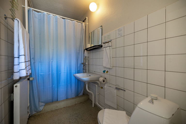 Bathroom 3, Tylstrup Kro og Motel, Aalborg