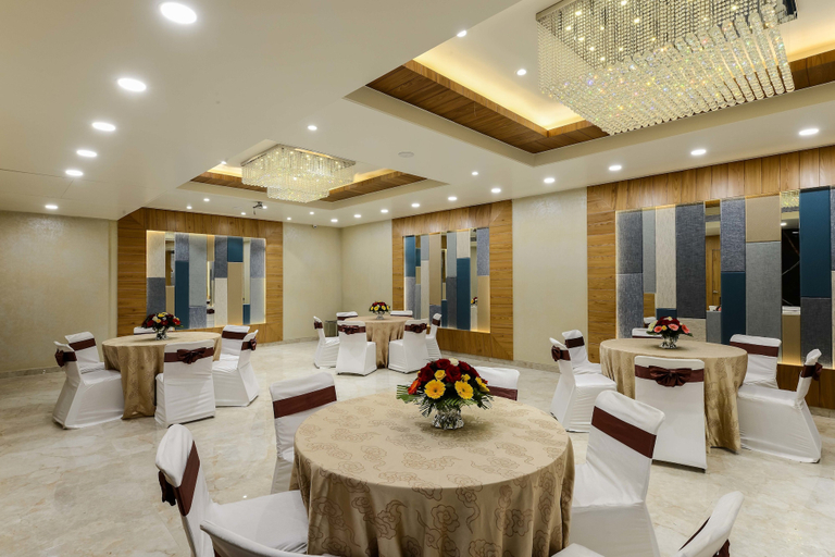 Food & Drinks 5, The Hubstreet Hotel, Bhopal