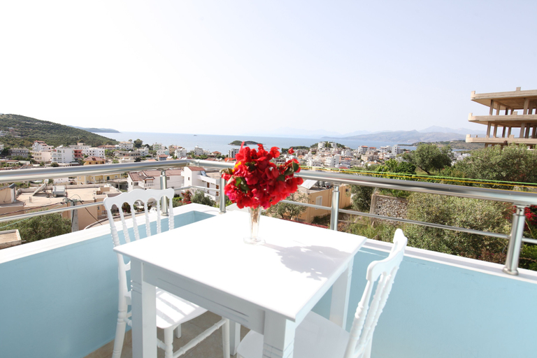 Others 5, Joni Apartaments, Sarandës