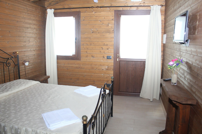 Bedroom 3, Villaggio San Demetrio, Syracuse