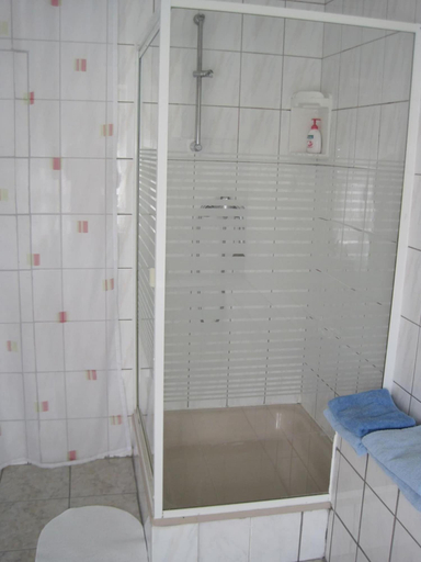 Bathroom 5, Hotel Gasthaus Rogge, Lippe