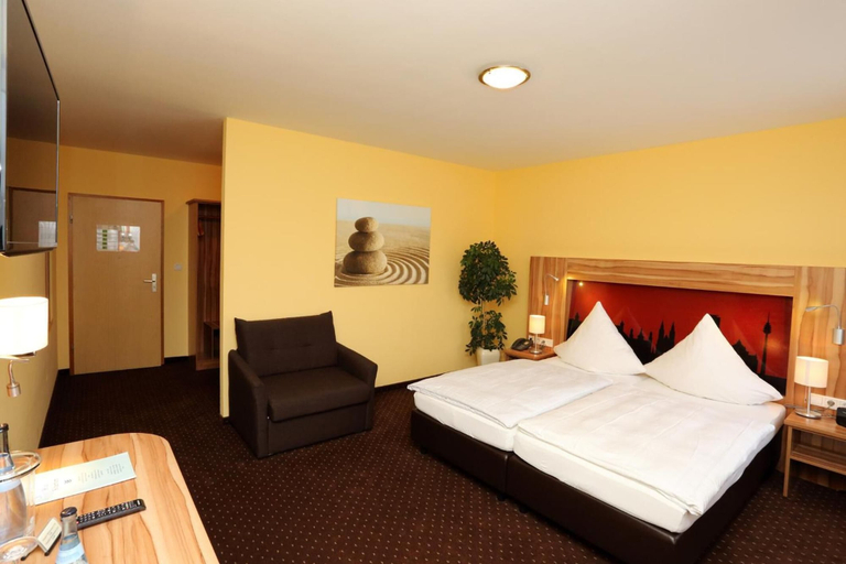 Bedroom 4, Hotel Silberhorn, Nürnberg