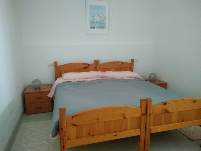 Bedroom 3, Villa Petrusa, Messina