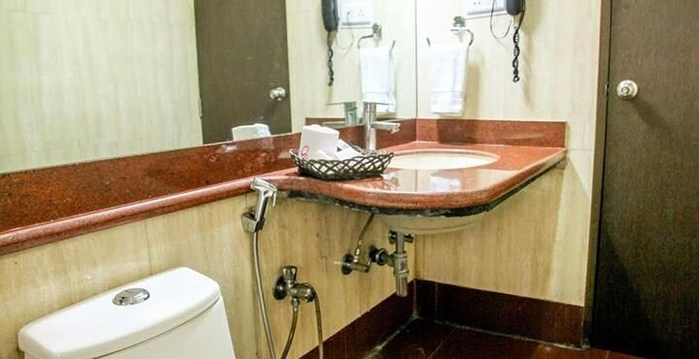 Bathroom 4, Hotel O2 VIP, North 24 Parganas