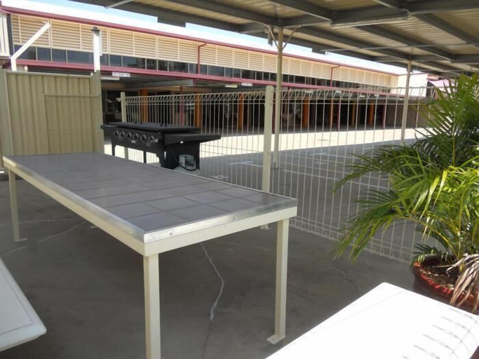 Others 4, Winter Sun Motel, Rockhampton