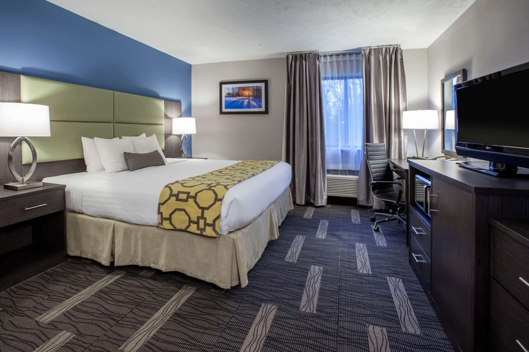 Bedroom 3, Baymont by Wyndham Traverse City, Grand Traverse
