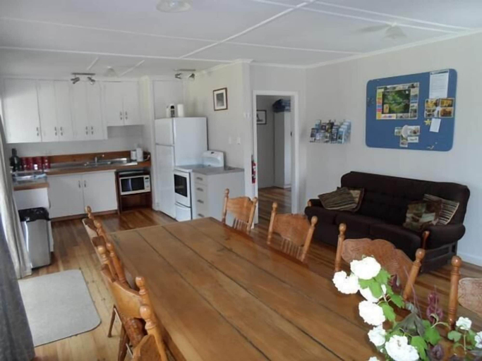 Others 3, Lake Maraetai Lodge - Hostel, Taupo