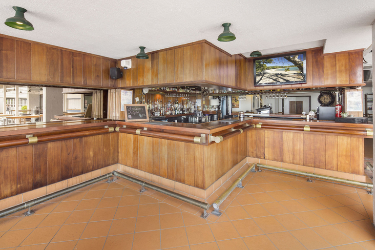Food & Drinks 5, Ocean Views 49A, Whitsunday