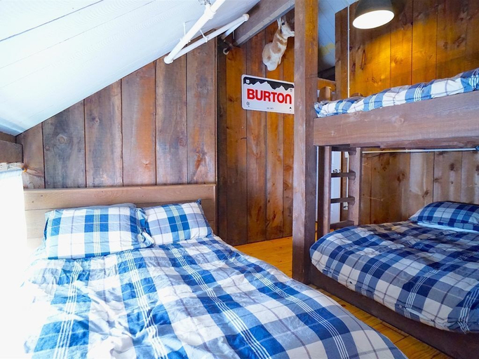 Bedroom 2, Secluded 6 Acre Property near Mountain Road, Rutland
