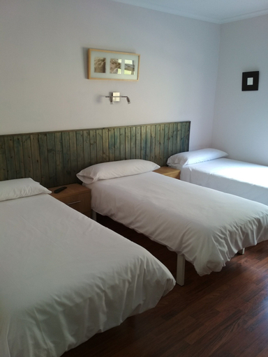 Bedroom 2, Hostal Cruce, León