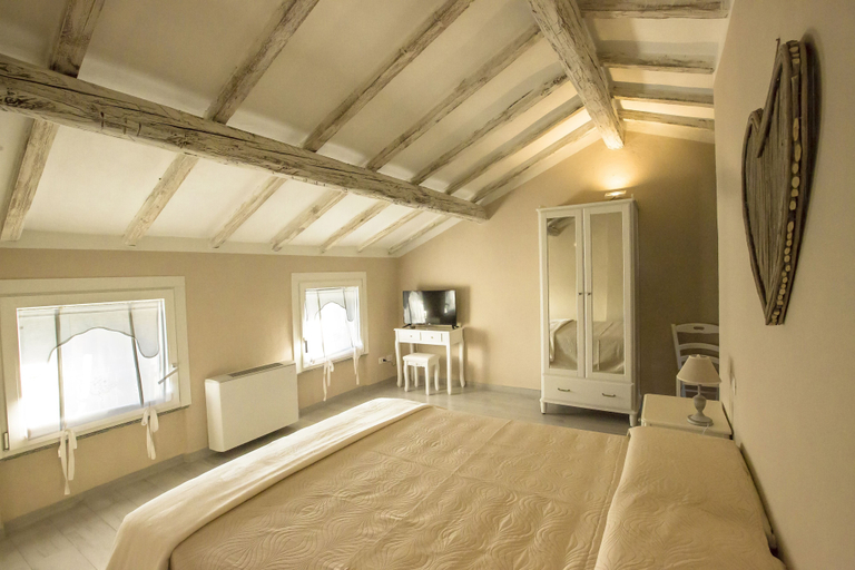 Bedroom 4, 700 Enolocanda, Pavia