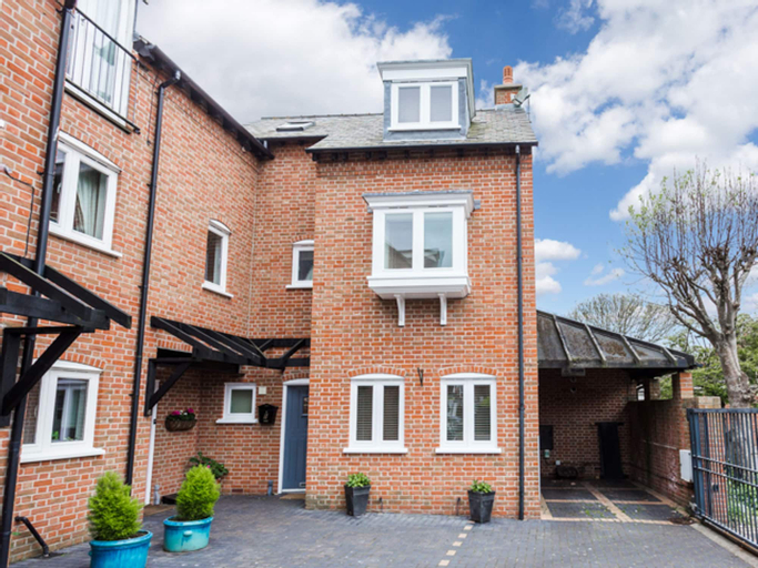 Angel Mews, Poole