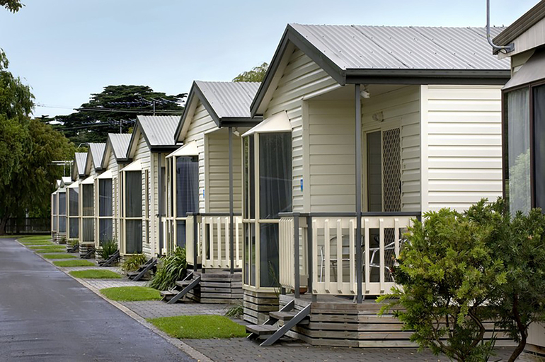 Exterior & Views