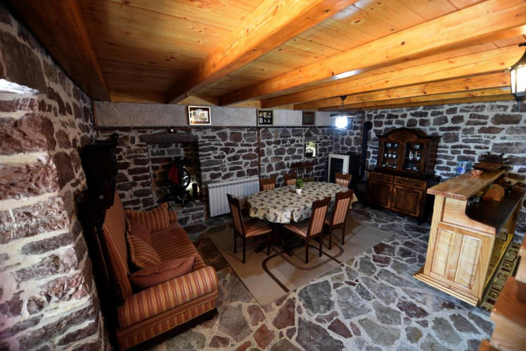 Food & Drinks, Old Stone House Villas
