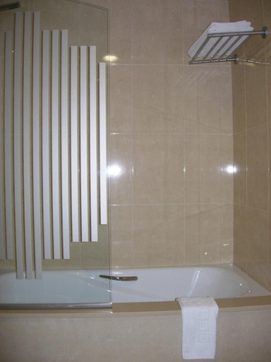 Bathroom 4, Hotel Arteixo, A Coruña