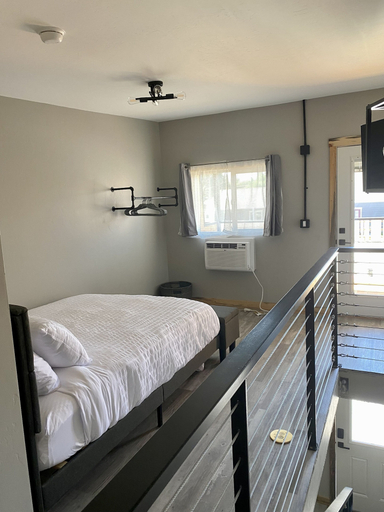 Bedroom 3, The Darmont Hotel and Suites, Ravalli