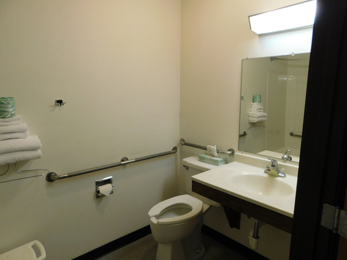 Bathroom 4, The Covered Bridge Inn, Windham
