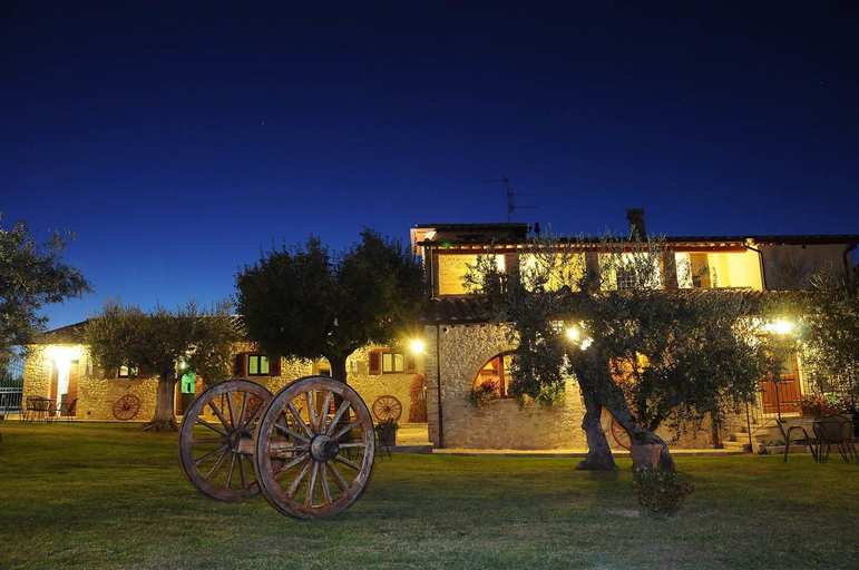 Exterior & Views 2, Agriturismo Arcobaleno della Torretta, Perugia
