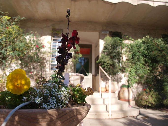 Property entrance, 4 Yonatan - Emek Refaim - Jerusalem-Rent