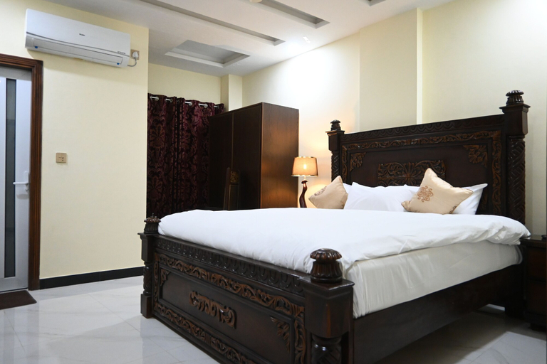 Bedroom 5, Hotel 99, Islamabad
