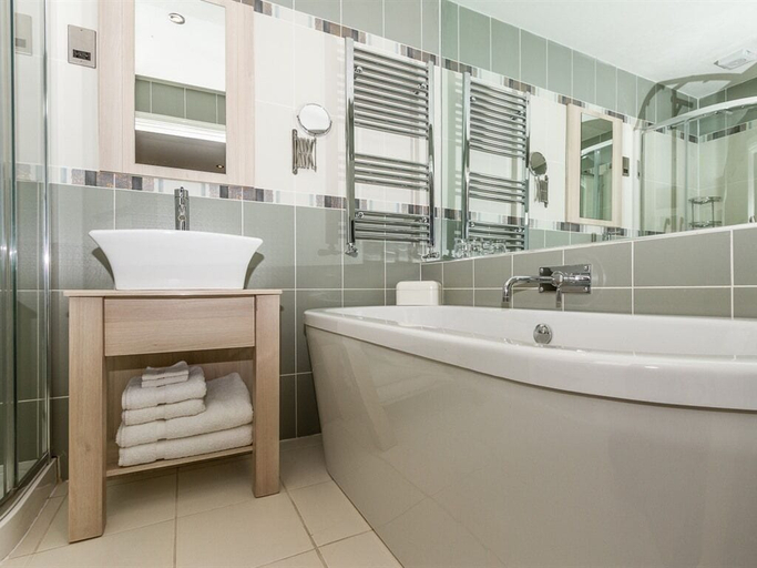 Bathroom 4, Number One South Beach, Lancashire