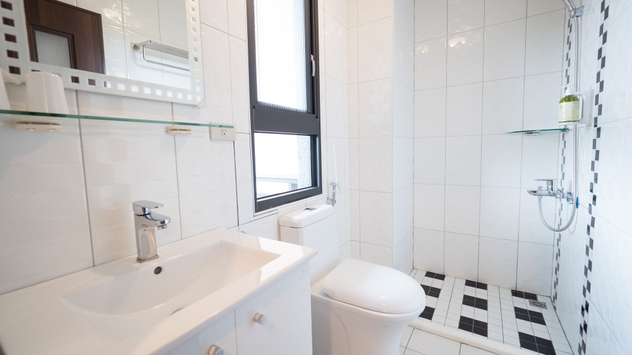Bathroom 4, Plentiful Inn, Pingtung
