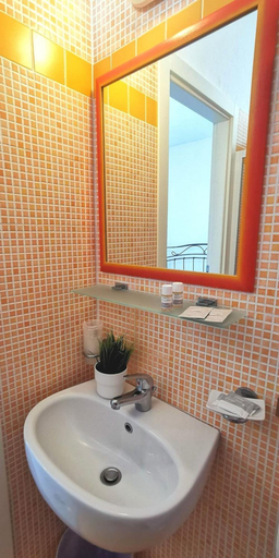 Bathroom 4, Hotel Bellini, Rimini