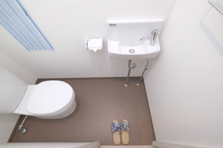 Bathroom 3, Good Life Apartment, Naha
