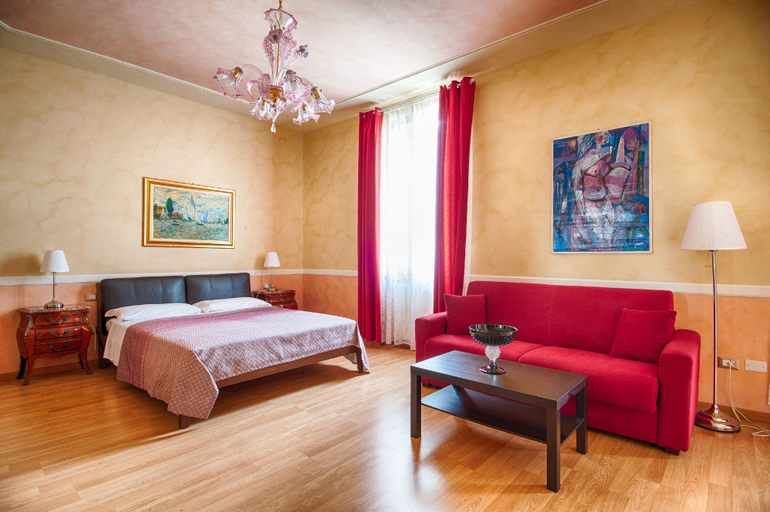Bedroom 3, Lady Verona, Verona