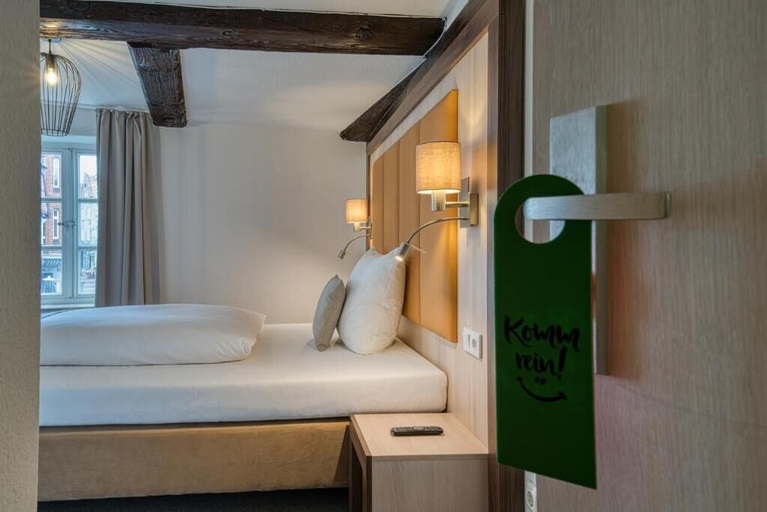Bedroom 4, Hotel Am Fischmarkt, Stade