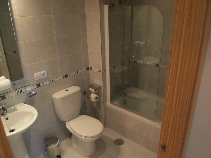 Bathroom, Apartamentos Europa House Sun Beach, Alicante