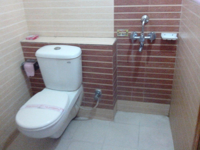 Bathroom 4, Hotel Mahalaxmi Indo Myanmar, Kamrup Metropolitan