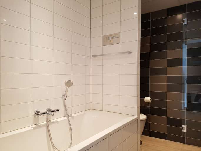 Bathroom 4, U Parkhotel, Enschede