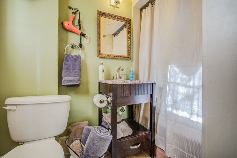Bathroom 4, 5bddowntown Victorian Charmhot Tub, Firepit, El Paso