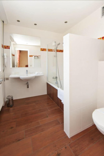 Bathroom 4, Kyriad - Tours Centre, Indre-et-Loire