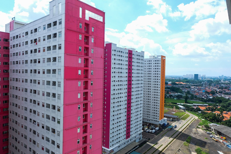 Exterior & Views 30