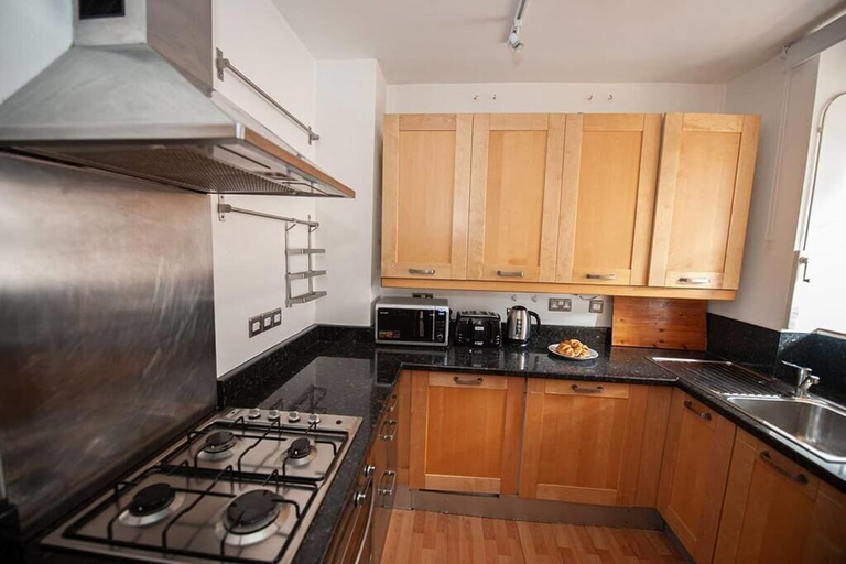Others 5, Central London 2BR Apartment in Waterloo, London