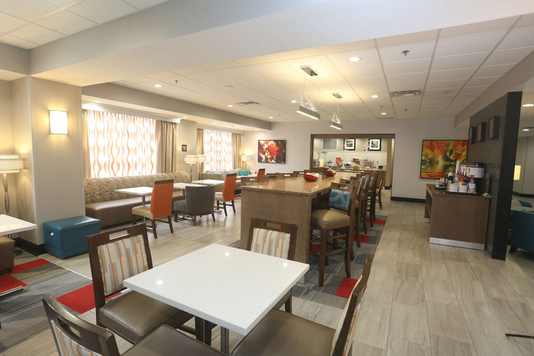 Food & Drinks 5, Hampton Inn Owego, Tioga