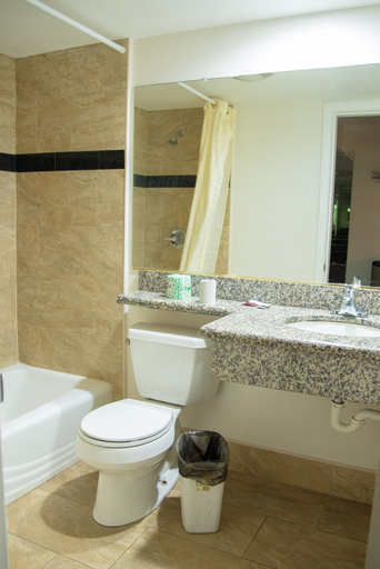 Bathroom 4, Starlight Inn La Brea, Los Angeles