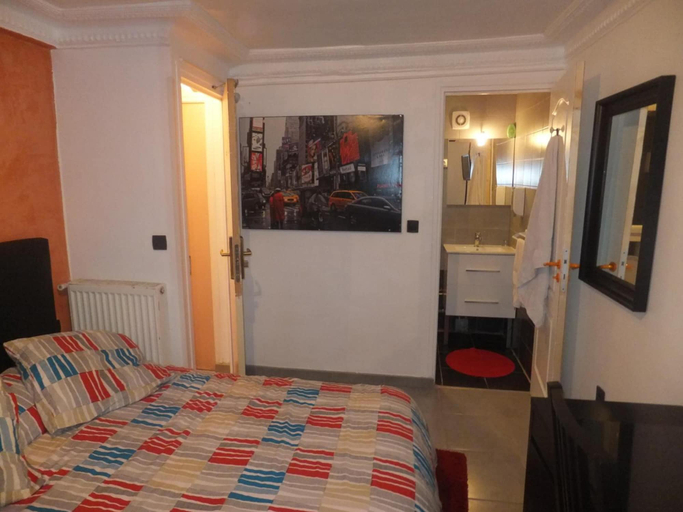 Bedroom 3, Hotel Pacific, Paris