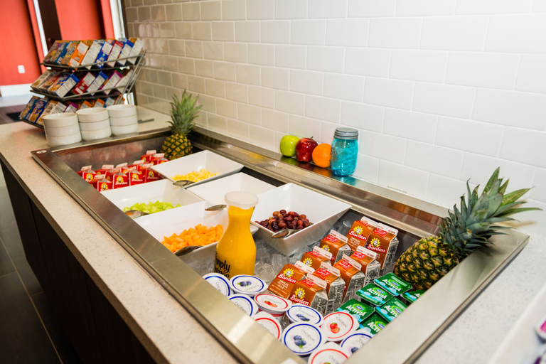 Food & Drinks 5, Fairfield by Marriott Inn & Suites Houston Downtown, Houston