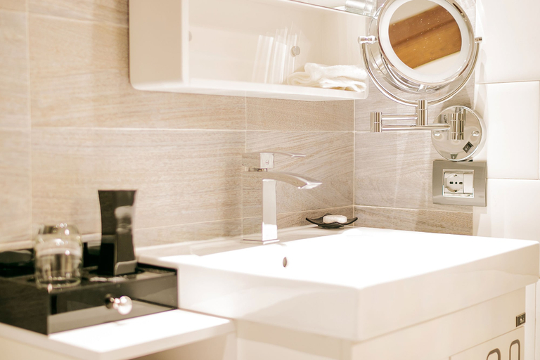 Bathroom, Oak Plaza Suites, Kumasi