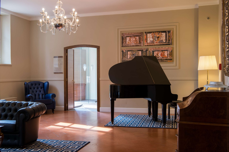 Public Area 3, Grand Hotel Villa Torretta Milan Sesto, Curio Collection by Hilton, Milano