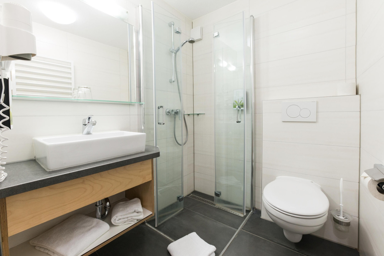 Bathroom 5, Wellnesshotel Sonnenhof & Sonnhalde, Waldshut