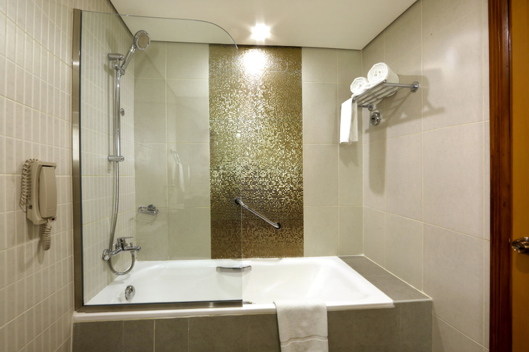 Bathroom 5, Excelsior Hotel Downtown, Dubai