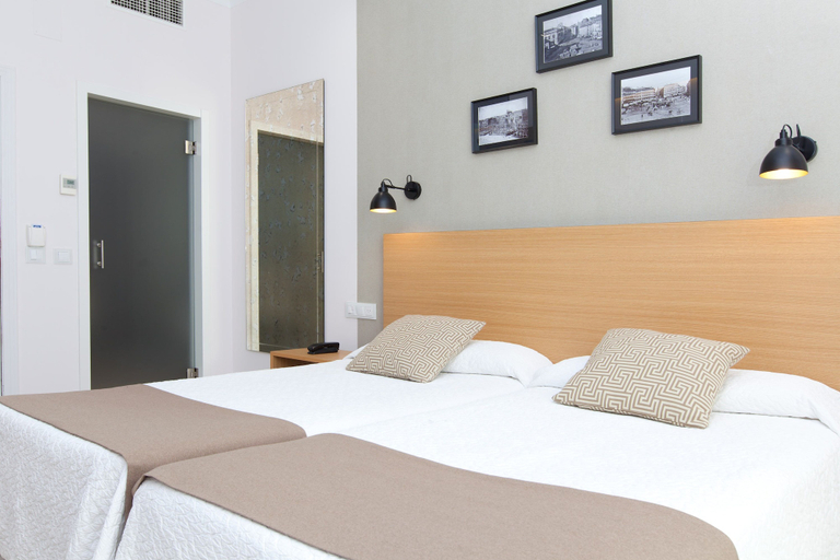 Bedroom 3, Hotel Europa, Madrid