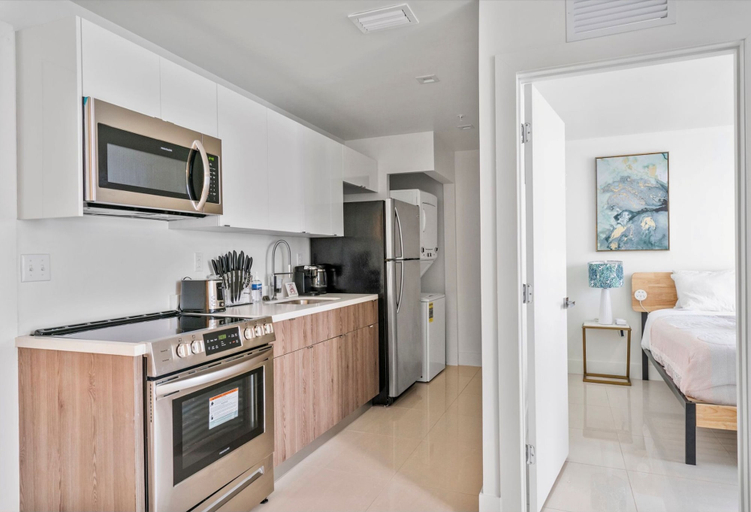 Others 4, Miami Suite 303, Miami-Dade