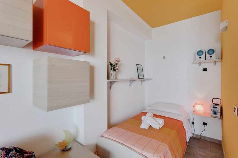 Others 5, Taormina Panoramic Seaview Apartment, Messina
