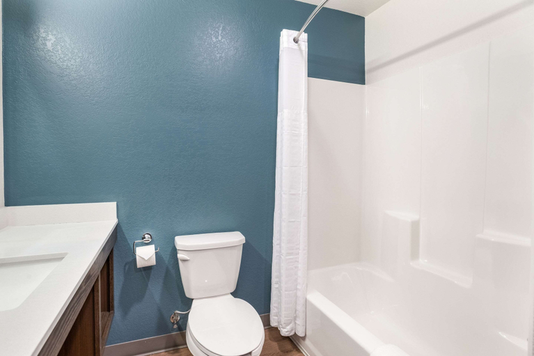 Bathroom 4, WoodSpring Suites Sulphur - Lake Charles, Calcasieu