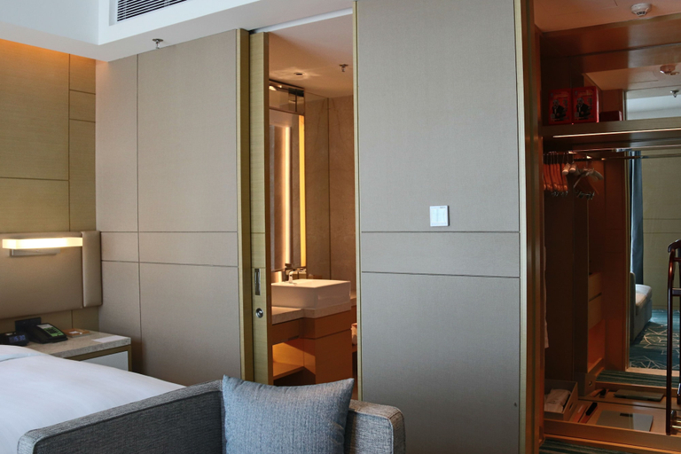 Bedroom 4, Courtyard by Marriott Shunde Longjiang, Foshan